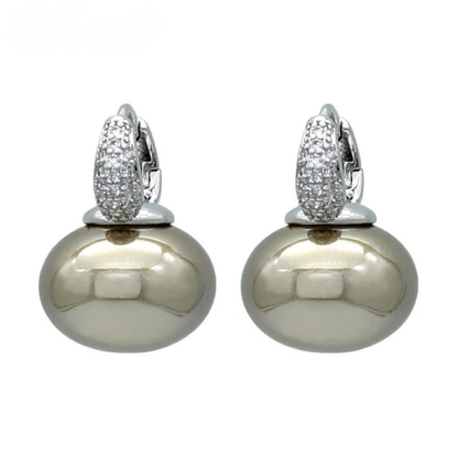Round Pan Large Pearl Earrings