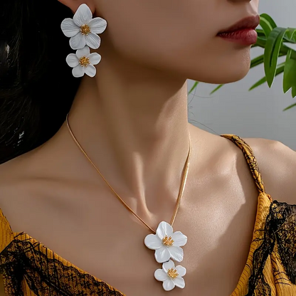 Elegant Flower Necklace & Earrings Set