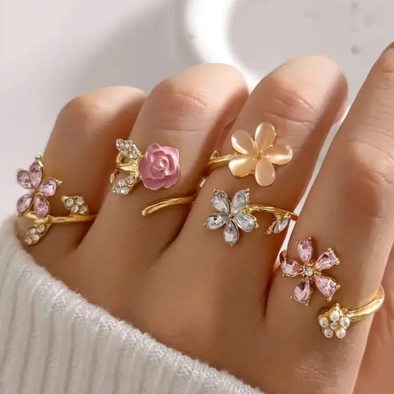 4pc Elegant Rhinestone Ring Set