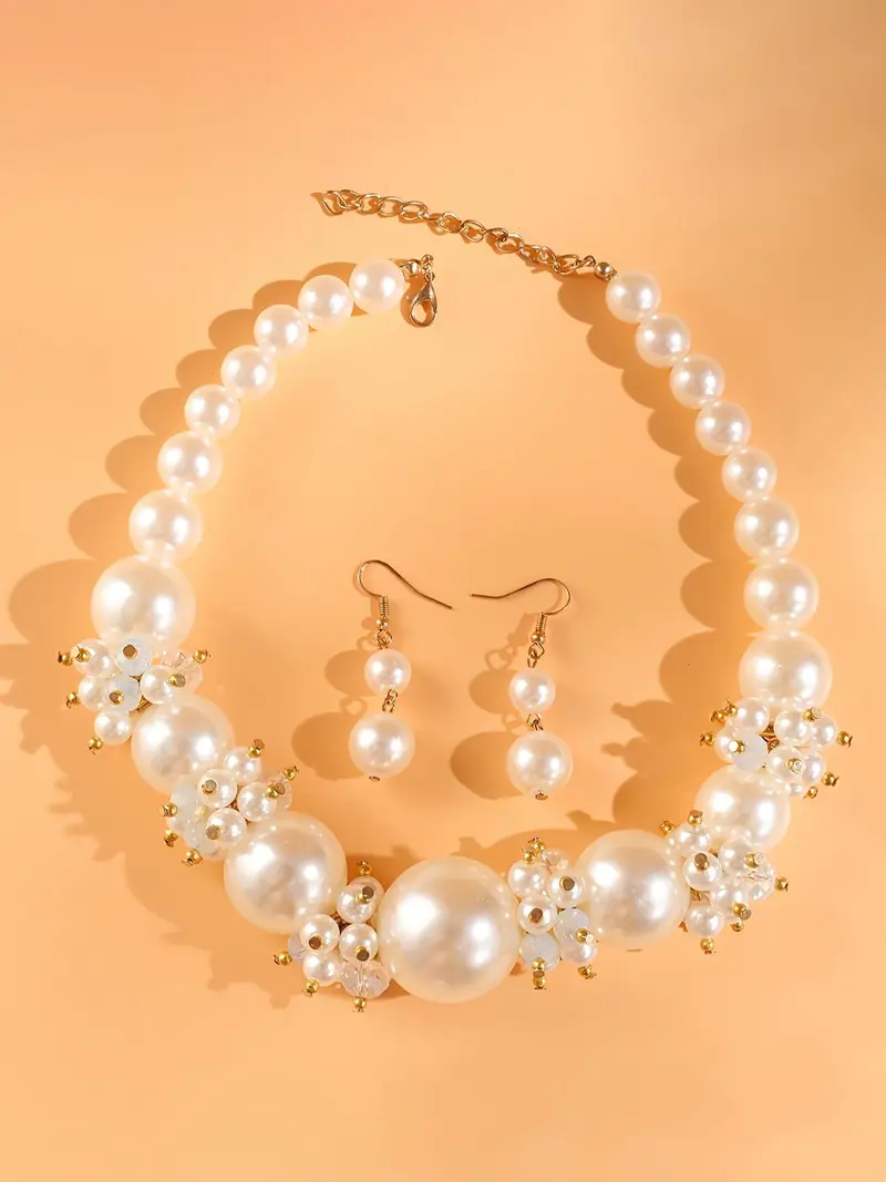 Exquisite Pearl Necklace & Earrings Set