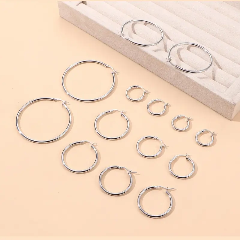 Minimal Hoop Earrings