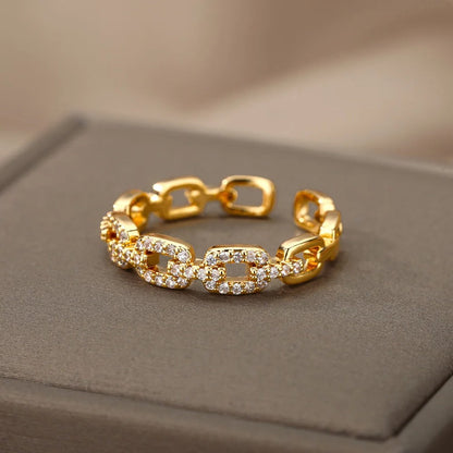 Elegant Twist Chain Ring