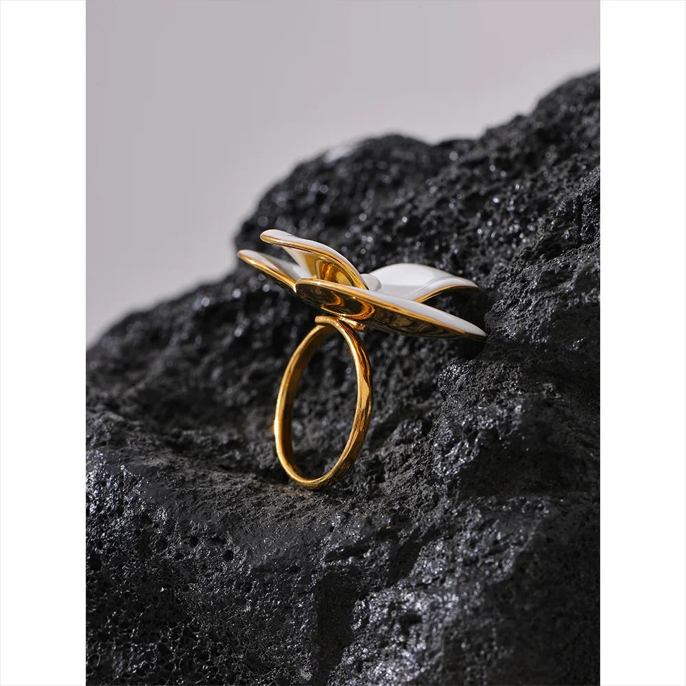 Exquisite White Enamel Flower Ring